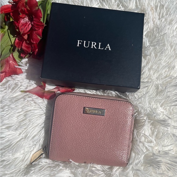 Furla Babylon Leather Zippy Bi-fold Wallet in Pink - Picture 2 of 15